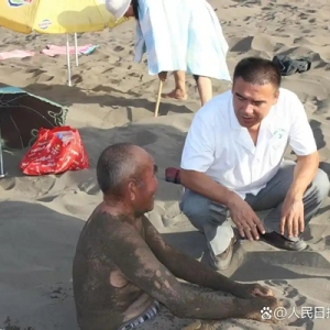 吐鲁番沙疗养生走红，这家医院一年接待4.3万游客