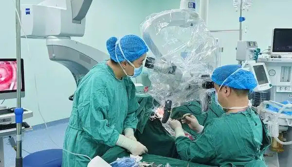启明行动医疗援疆：为了那些终于听到声音的孩子们
