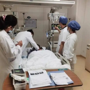 湘雅医院产科迎“国庆宝宝”！急诊日接近400人，重症医学科守护不打烊