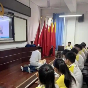 “黄金四分钟”急救知识进校园 招远市人民医院“健康科普直通车”为师生保驾护航