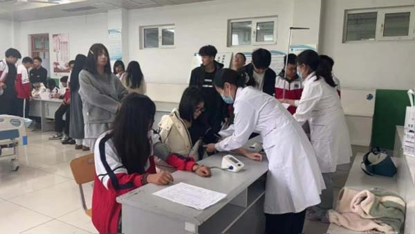 健康护航，守望成长——七院体检科走进德州理工技术技工学校开展学生健康查体活动