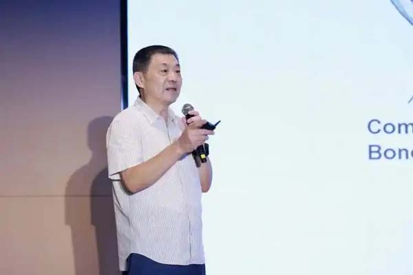 这些是易被忽视的“骨骼隐形危机”！快走、慢跑、跳舞？运动是骨骼的“天然保健品”