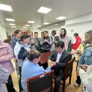 小儿推拿进社区，健康知识送上门