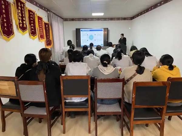 贵阳市妇幼保健院专家团队走进开阳县开展惠民服务