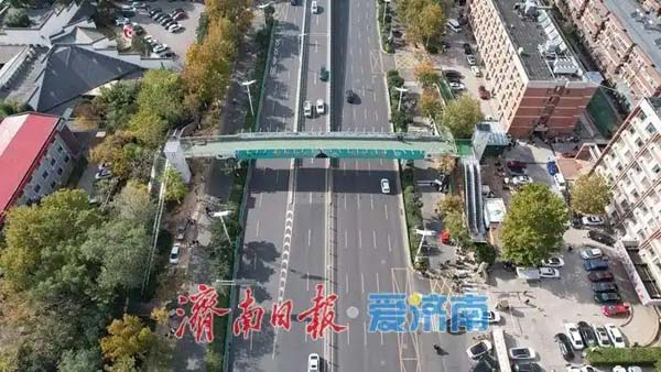 经十路全民健身中心东侧过街天桥加装电梯 近期投用