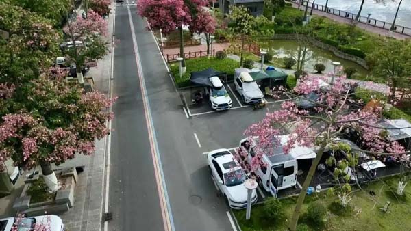 打造阳光康养新形态 四川德昌让游客们“开着房车住下来”