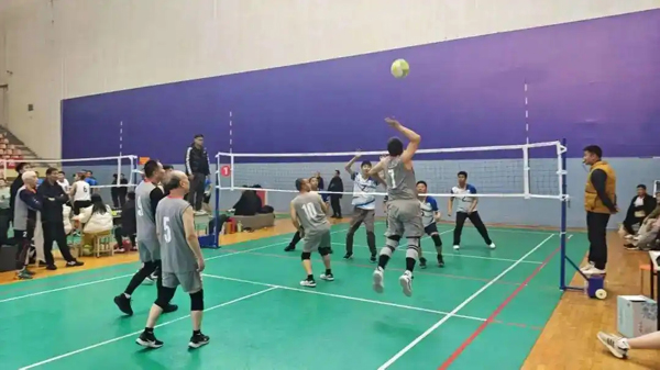 以赛促健显风采，兰陵教体系统气排球赛引领健身新风尚