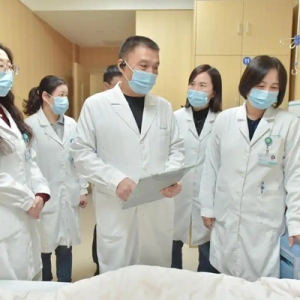 七年抗癌两次命悬一线，她如何绝处逢生？中医肿瘤一站式诊治中心破局求变