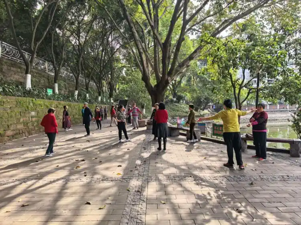 重庆市两江新区回兴街道：全民健身热潮涌动 社区学院活力绽放