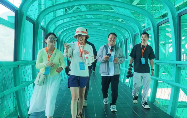 黔西南州旅居康养产业招商活动嘉宾走进贞丰