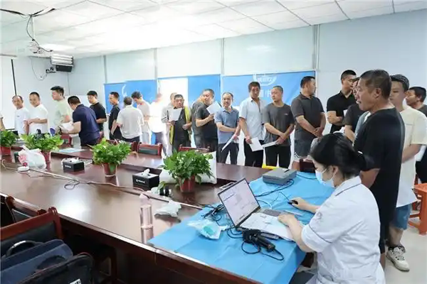 将健康送到一线！工地开展免费体检活动