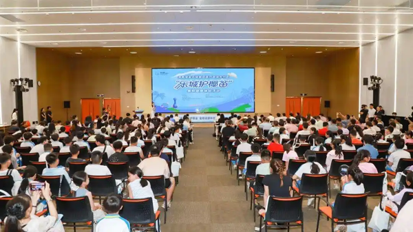 全国唯一“医疗特区”开展青少年暑期健康体验活动