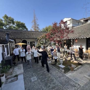 新场古镇融合海派中医文化，开启康养生活新体验