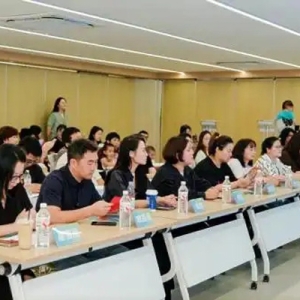 街坊汇嘉年华：科技养生，全龄共狂欢