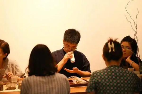 沉香煮水的功效与作用：高端养生之选