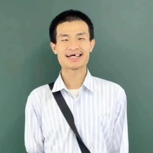 “韦神”现身社媒健康引发关注，不吃荤菜衰老更快？