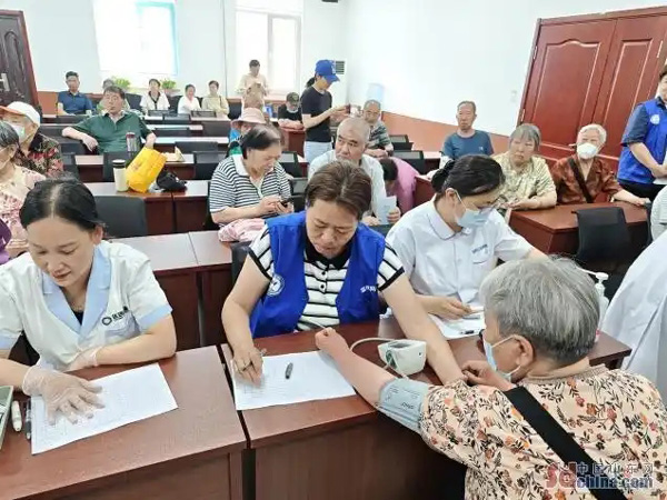 淄博市张店区和平街道城西社区：免费健康检测 共筑健康防线