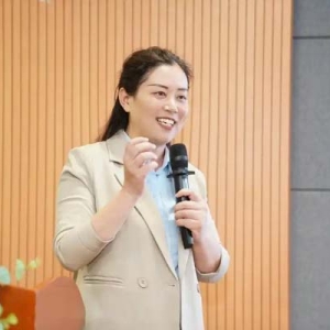 爱尔眼科熊露：刀尖上的“微米级匠人”，用细节与创新守护患者清晰视界