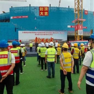 黄河体育中心游泳馆及全民健身中心项目主体全部封顶