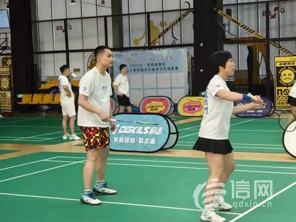 以球会友 青岛市全民健身羽毛球联赛胶州、即墨分站赛举办