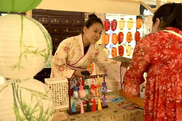 沈阳市铁西区第一届中医药文化市集暨首届中医适宜技术大赛举行