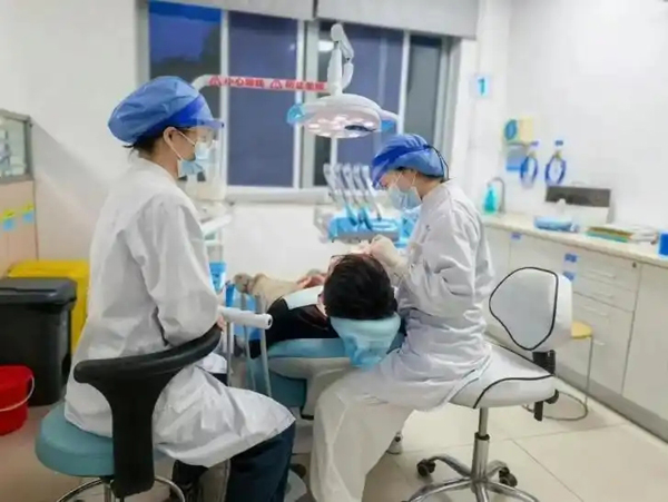 长沙市口腔医院延时门诊升级，下班也能安心看牙