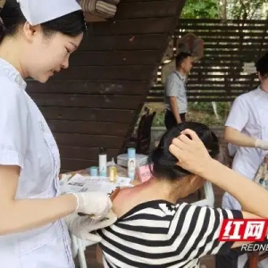 医疗机构公益行 家门口的健康“加油站”