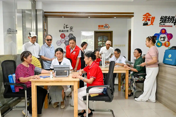 家庭医生守护居民健康