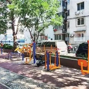 健身器材换“新衣”社区健康添活力——羊坊店街道乔建社区新装19件健身器材
