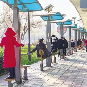 城市公园vs商业健身房 老年人健身为何偏爱露天场地？